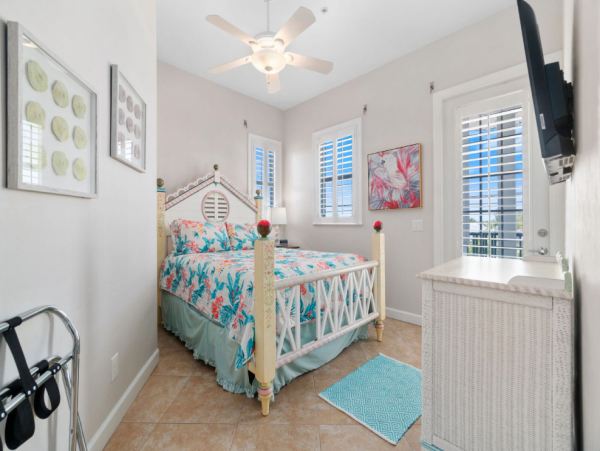 Luxurious 6-Bedroom Beachfront Residence Near Bonita Beach